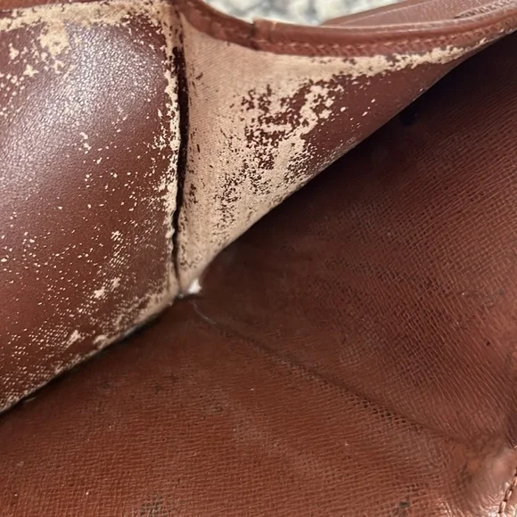 Louis Vuitton Dual Snap Wallet - Picture 10 of 13